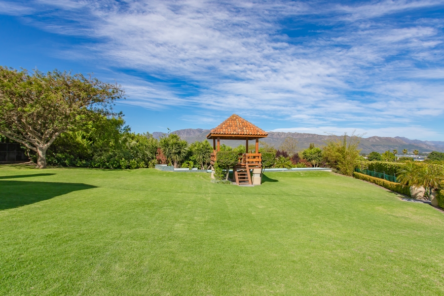 5 Bedroom Property for Sale in Winelands Western Cape